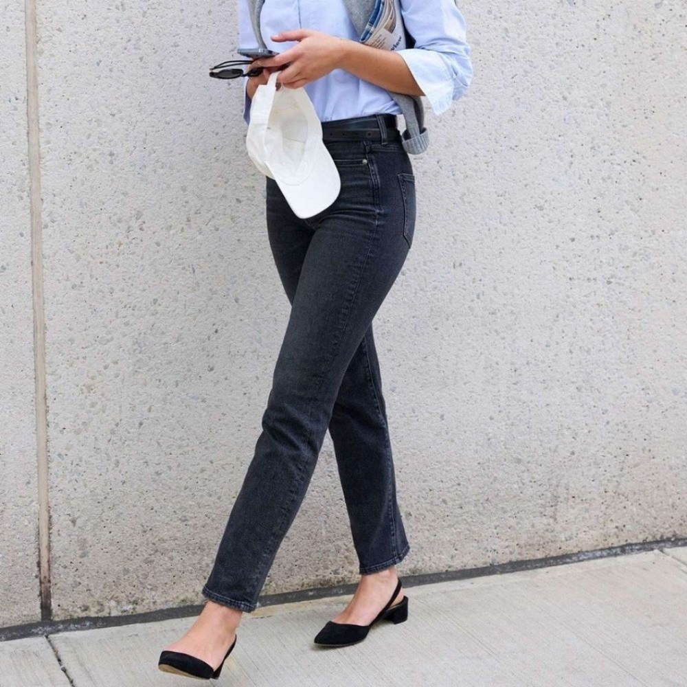 AYR Women's Straight Leg Jeans - Black (The LaLa)